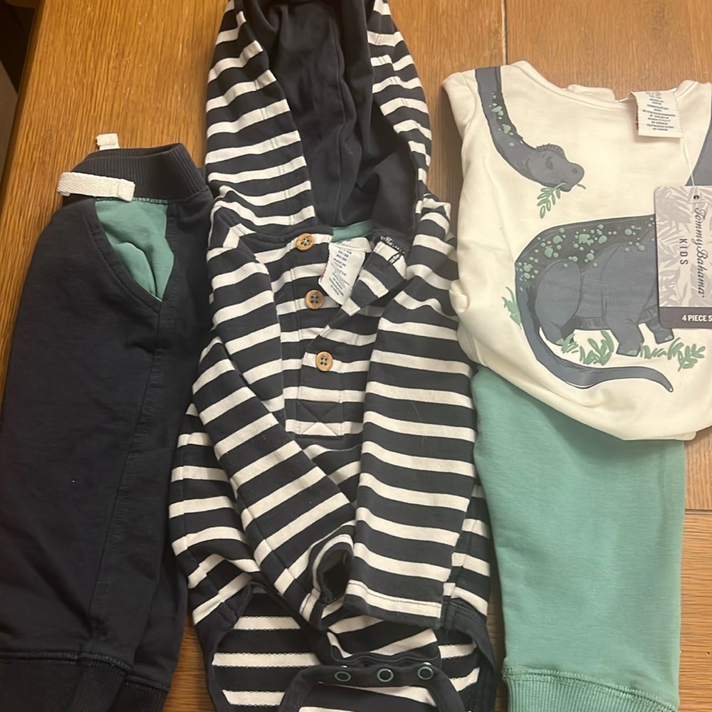 Bundle of infants matching outfits